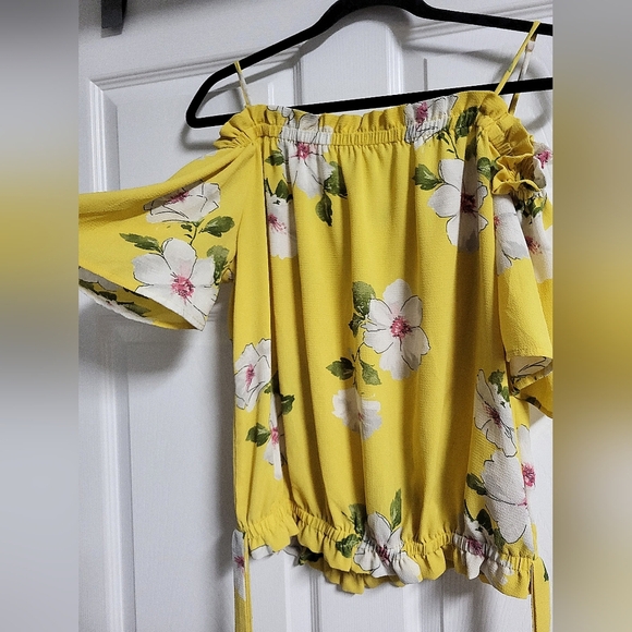 Zenobia - Floral Yellow Side Tie Off-Shoulder Crop Top - Size 1X - Picture 6 of 6